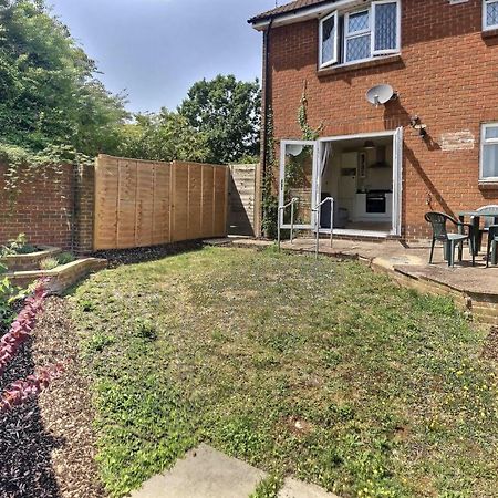 Home-From-Home - Self Catering Garden Apartment, Waterlooville Exterior photo